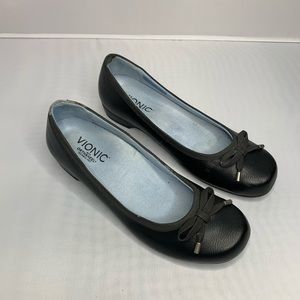 Vionic Livia Black ballet flat